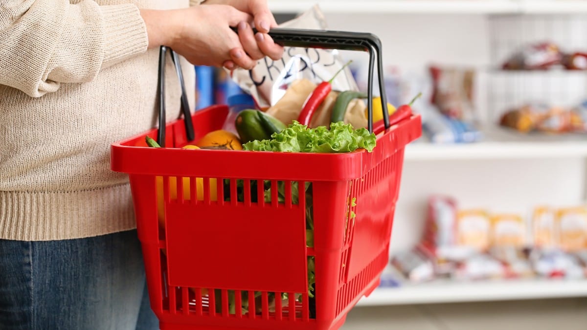 15 Clear Signs People Are Spending Too Much Money On Groceries
