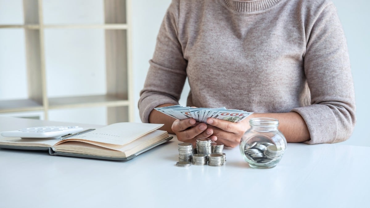 15 Simple Money Tricks People Use To Get Out Of Debt