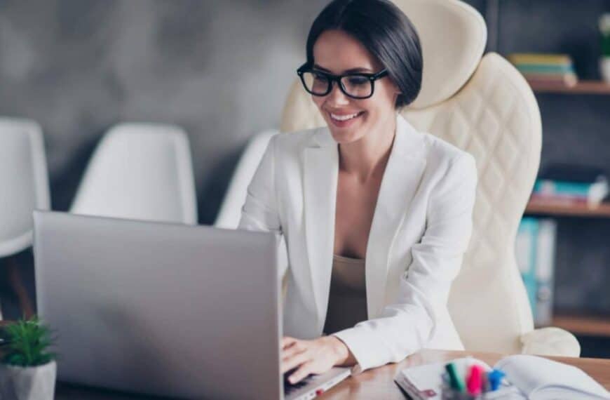 woman glasses on laptop