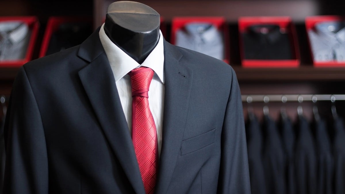 Men's business suit on a dummy
