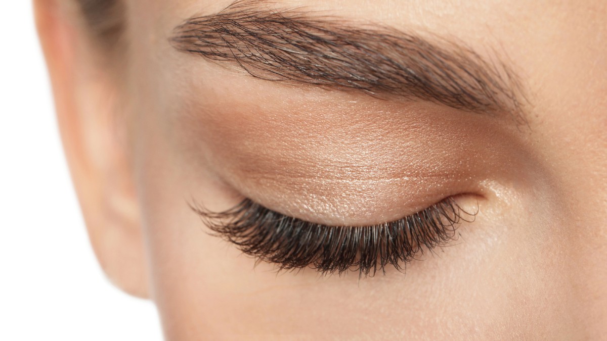 Boost Your Lashes with Baby Powder