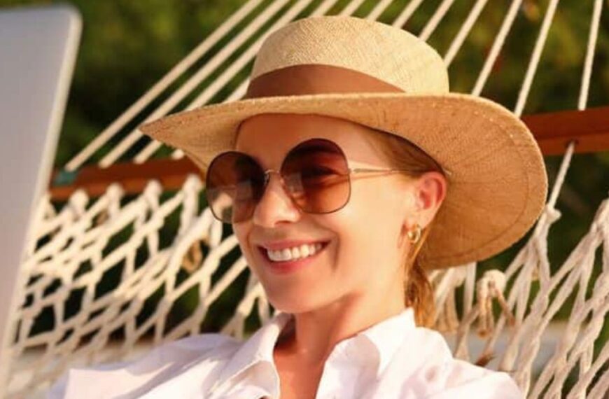 woman sunglasses hat relax