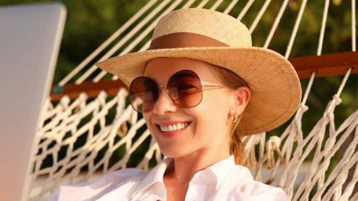 woman sunglasses hat relax