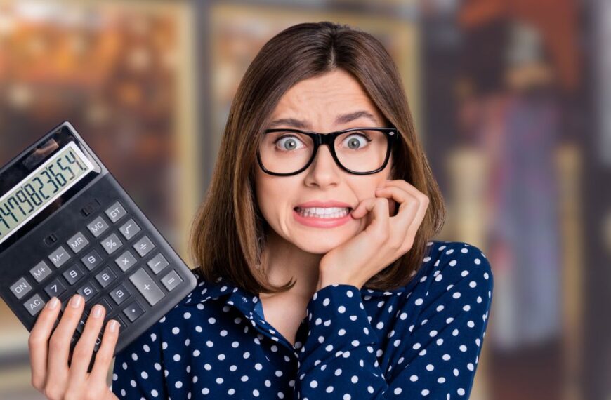 woman glasses and calculator
